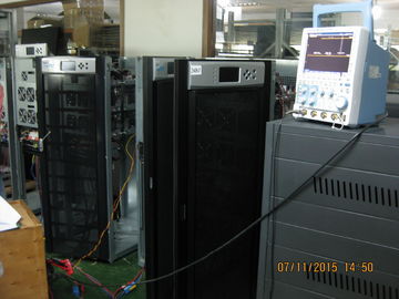 Le serie nere 3 di E sincronizzano il gruppo di continuità online UPS di UPS 15-400kva